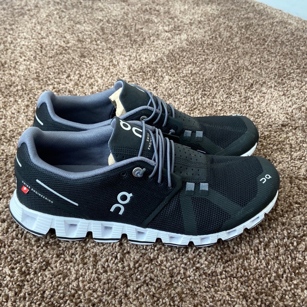 ON cloud running/walking shoes black and white.